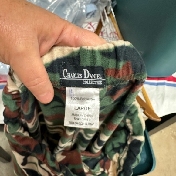 Camouflage Fleece Pants - Picture 3 of 3